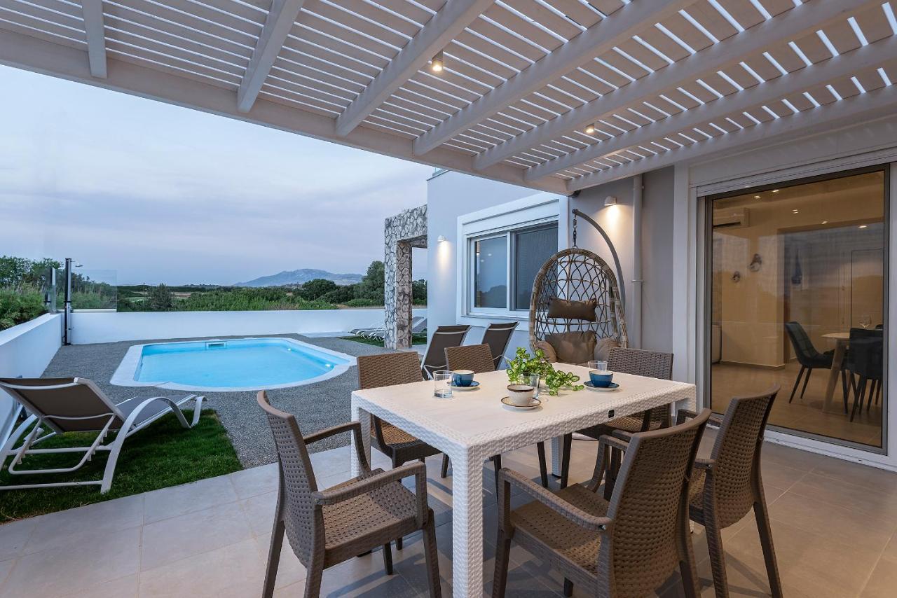 Tamaris Villa Мастрихари Екстериор снимка